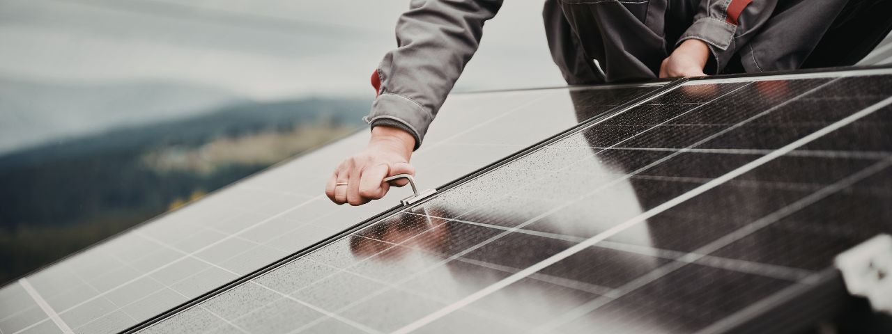 Installation av solpaneler